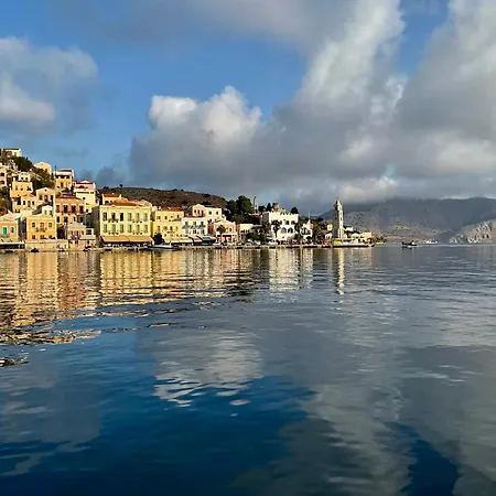 1900 * Symi